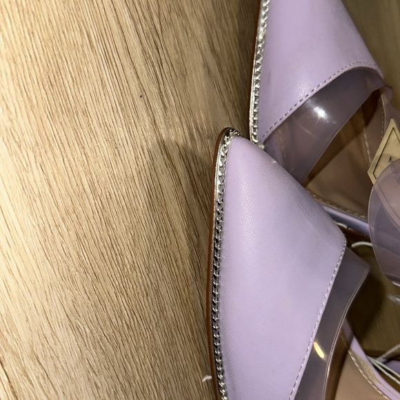 Lavender bcbg pumps with silver trimming - Picture 3 of 4